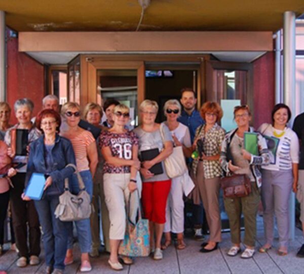 Projekt AHEAD – TrAining high tEch seniors for discovery