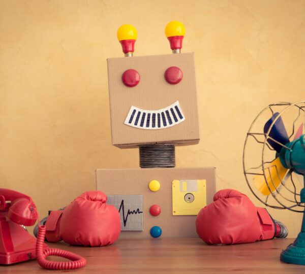 Mali Robot popelje mlade v digitalni svet
